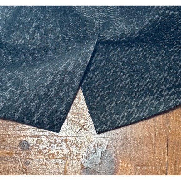Cato Dark Denim Leopard Print Skirt Size 16 - Picture 8 of 8